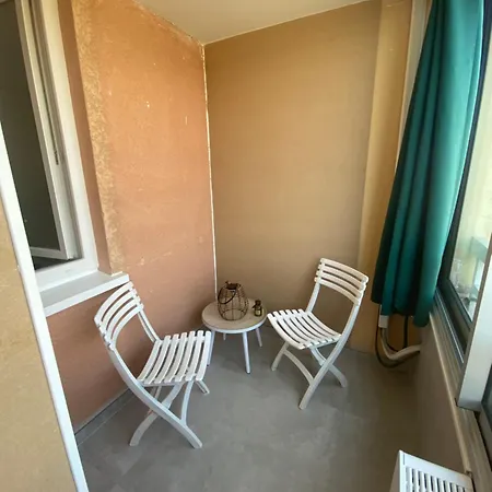 T2 Entierement Renove A 550m De La De La Faviere A * 博尔马斯·莱斯·米默萨斯