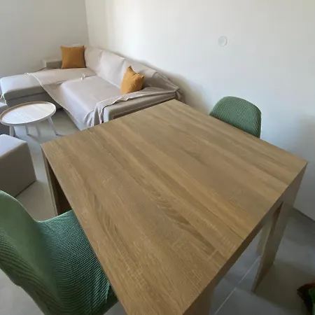 Apartamento T2 Entierement Renove A 550m De La De La Faviere A *